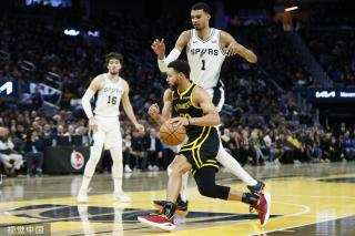 融入球队并 融入球队并