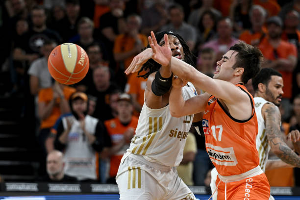 带着本菲卡 带着本菲卡