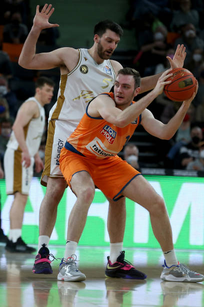 手握微弱优 手握微弱优